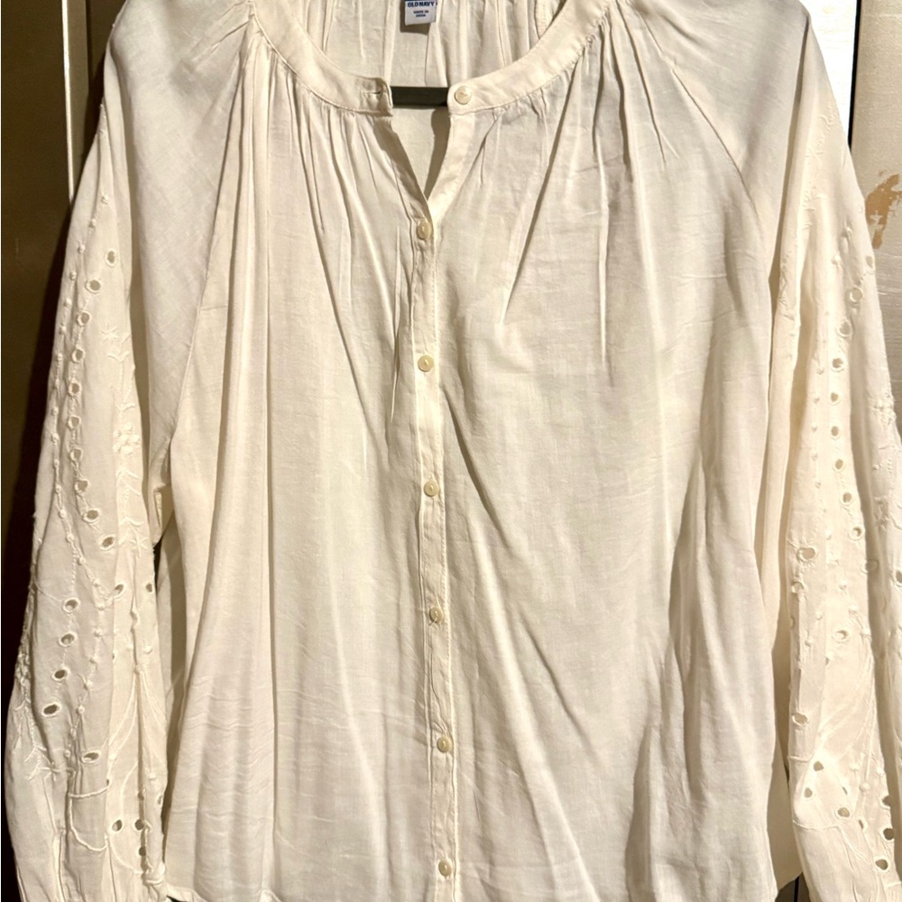 Old Navy White Button-Up Blouse